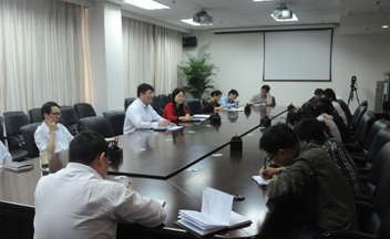 中科投資公司管理部尹主任在中高層管理人員例會(huì)上強(qiáng)調(diào)各分公司、辦事處要嚴(yán)格落實(shí)文件審批流程